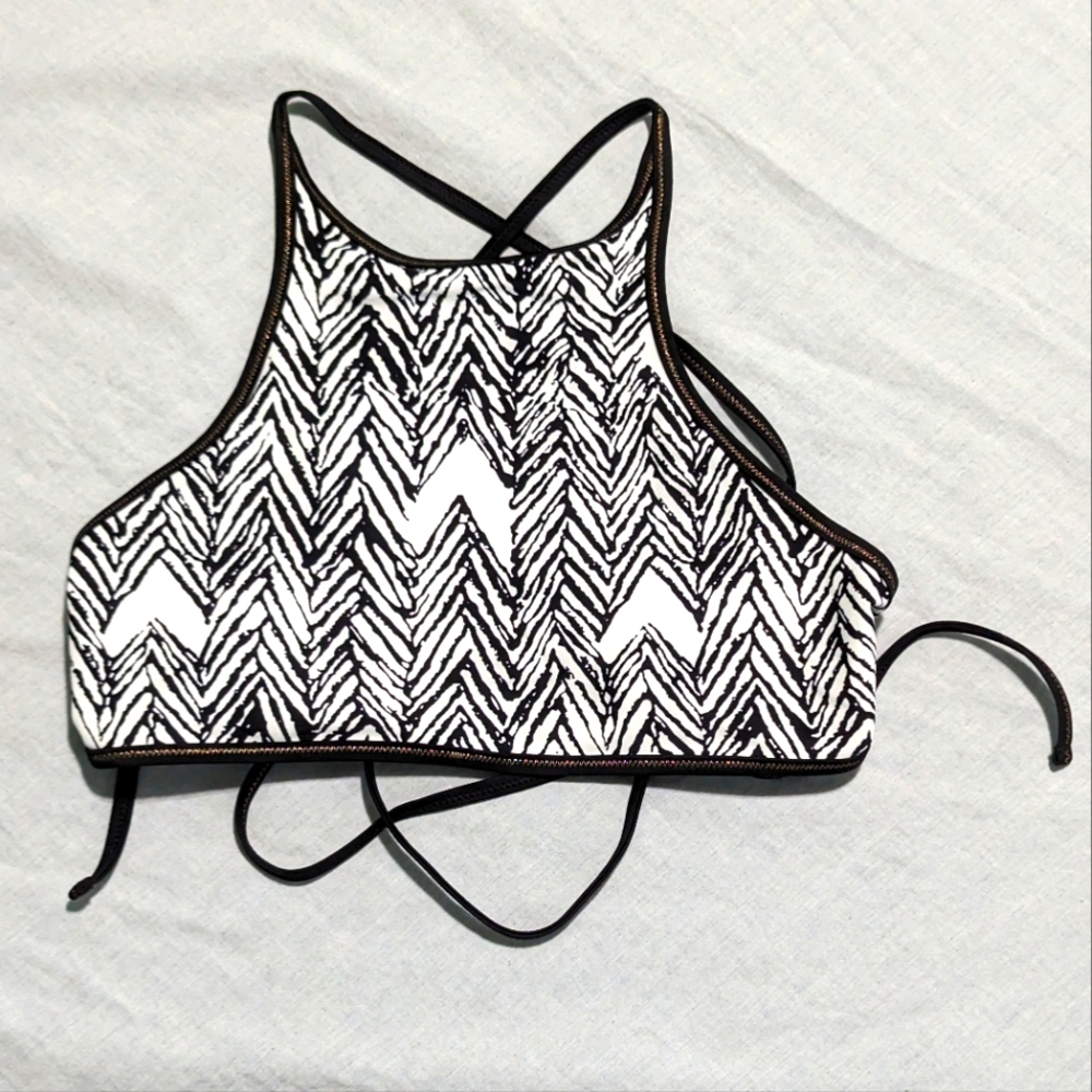 Aerie white/black Chevron halter bikini top with gold stitching 👙✨